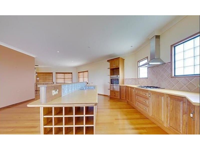 7 Samoa Street, Pacific Heights QLD 4703